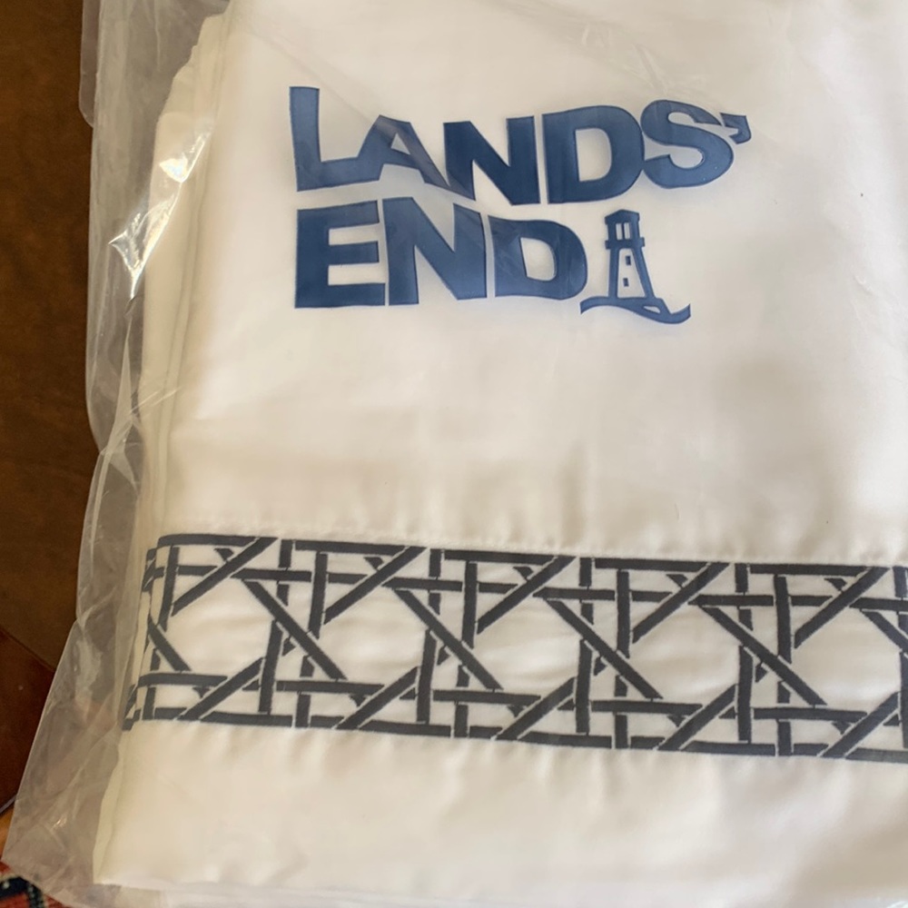 Lands’ End 400 count Queen size sheet set